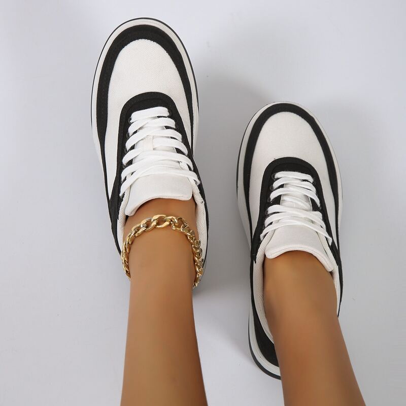 

Two Tone Lace-up Front Skate Shoes, Black and white