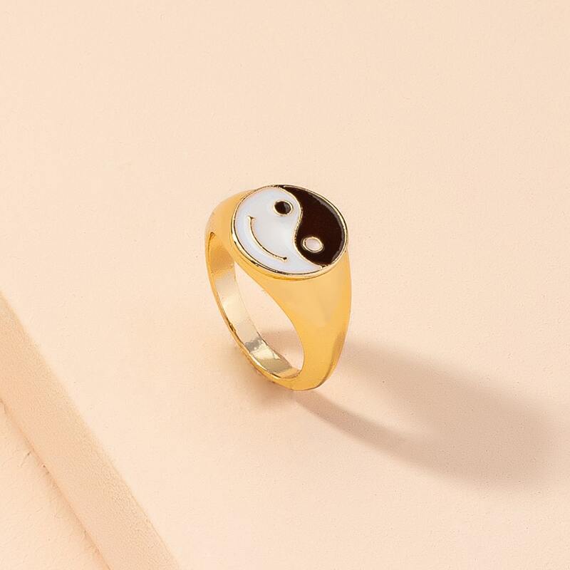 

Yin & Yang Design Ring, Gold