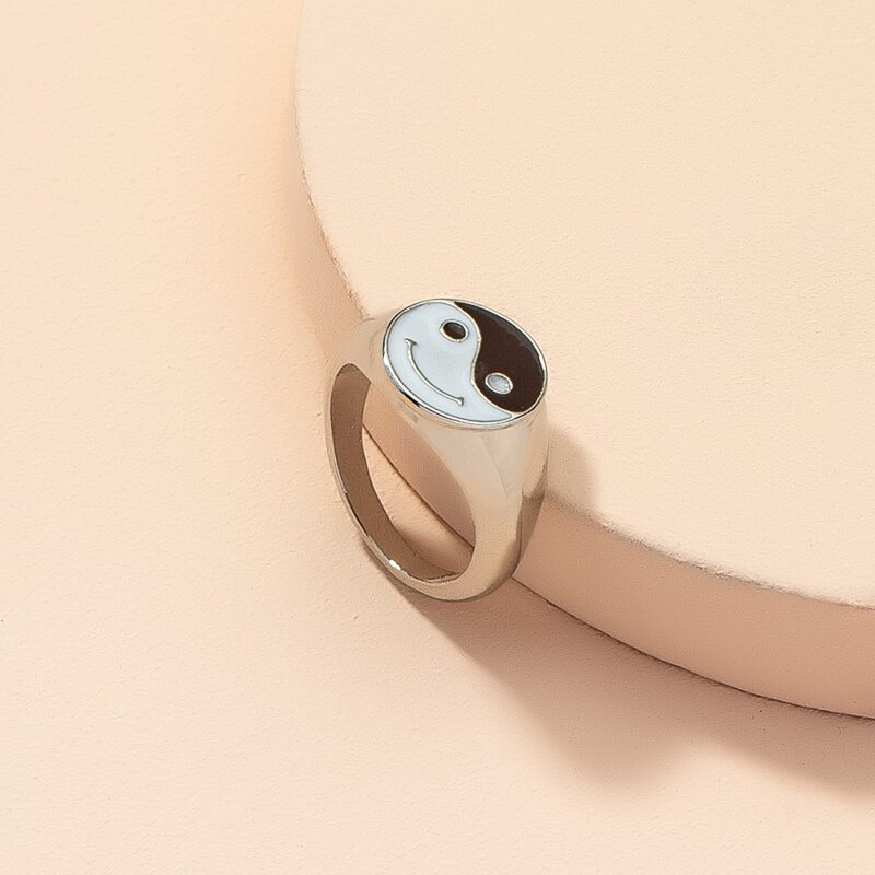 

Yin & Yang Design Ring, Silver