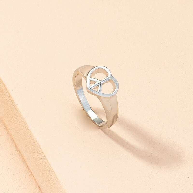

Hollow Out Heart Ring, Silver