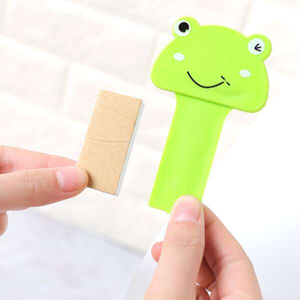 

1pc Cartoon Graphic Random Closestool Seat Lifter, Multicolor