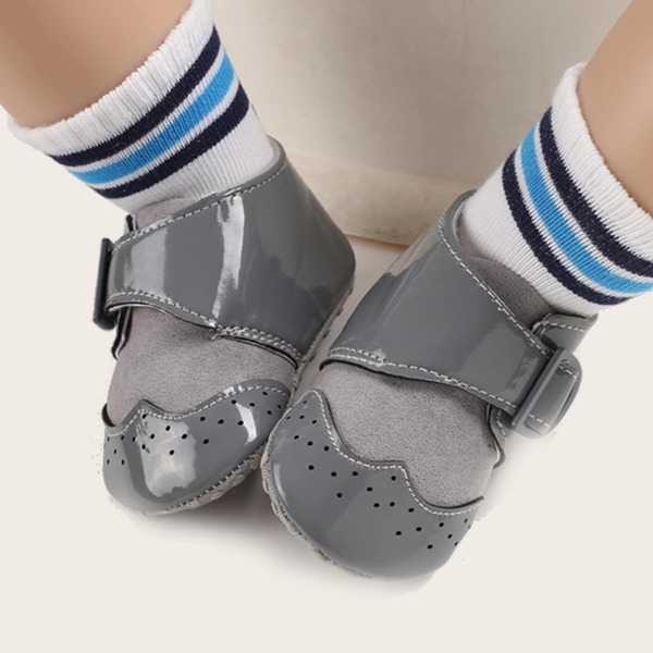 

Baby Boys Two Tone Buckle Detail Boots, Grey