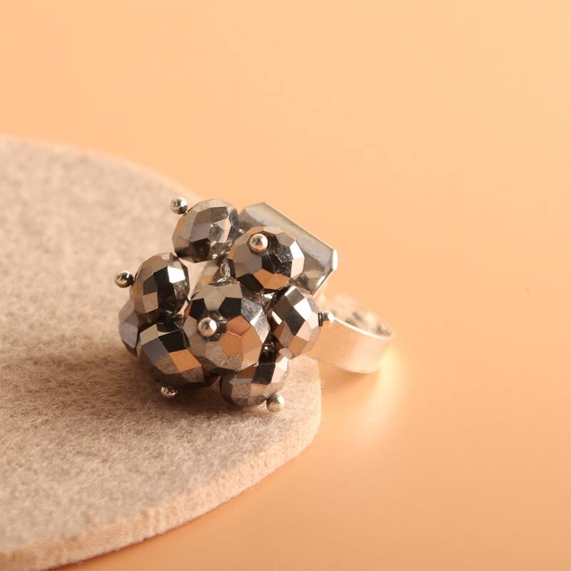 

1pc Bead Decor Charm Ring, Gun black