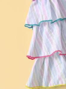 SHEIN Niñitas Vestido de tirantes con puntada en contraste a capas fruncido de rayas - Multicolor - Ver 5