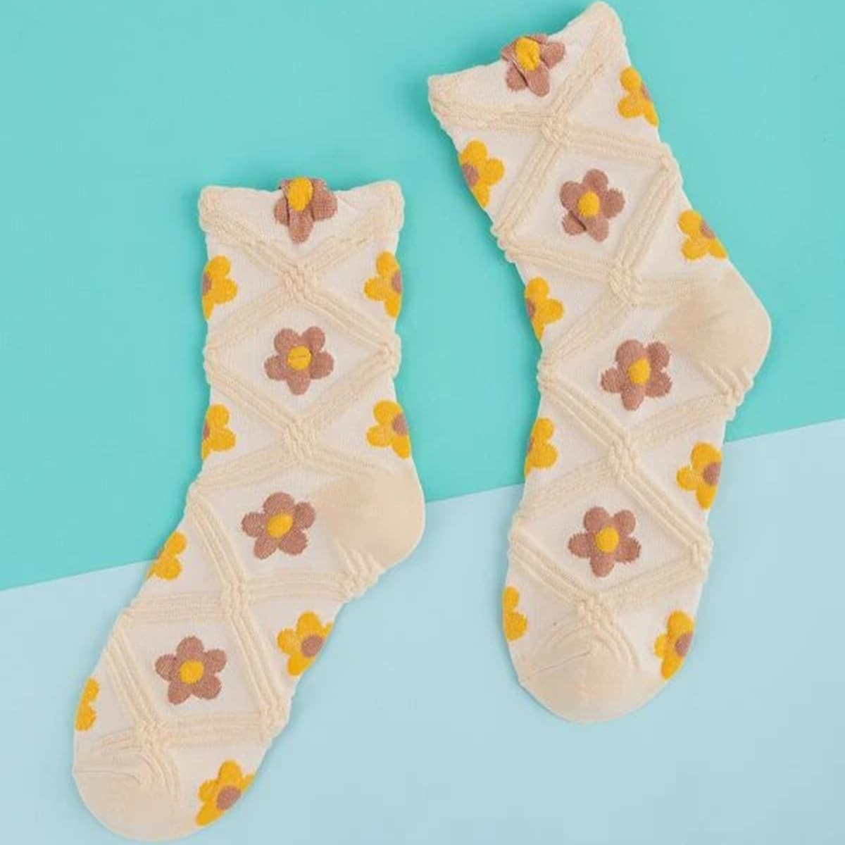 

Flower Graphic Crew Socks, Yellow