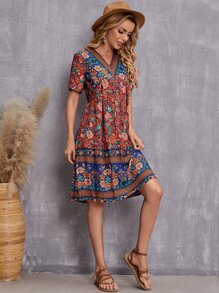 印花V領荷葉邊連衣裙