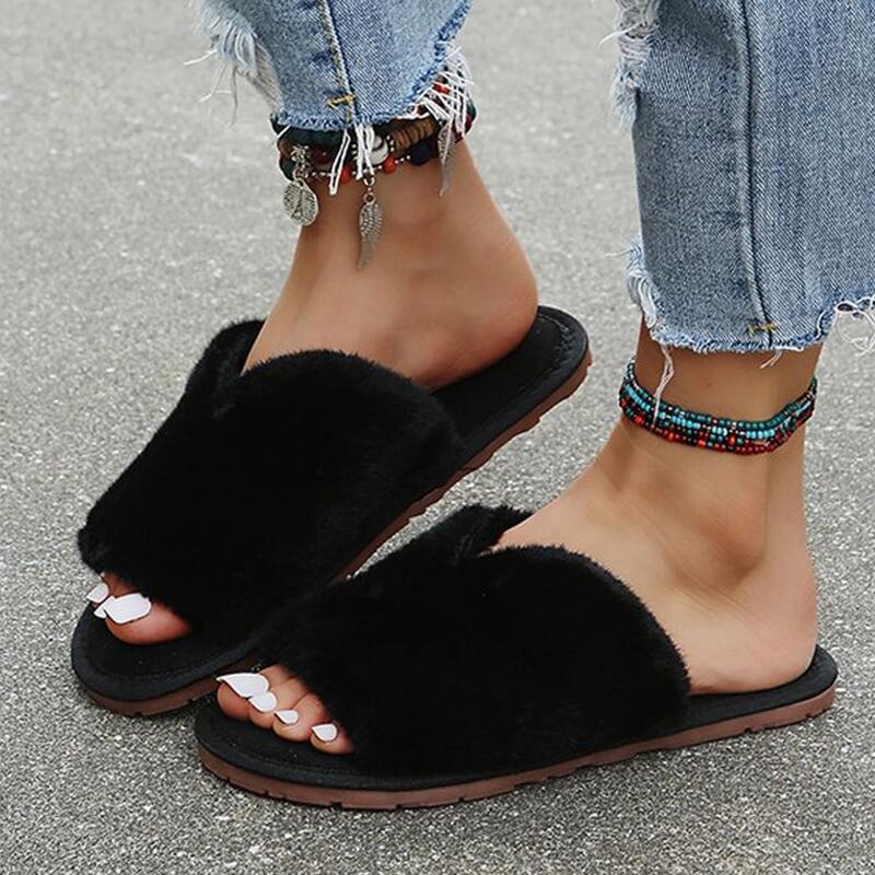 

Minimalist Fluffy Slippers, Black