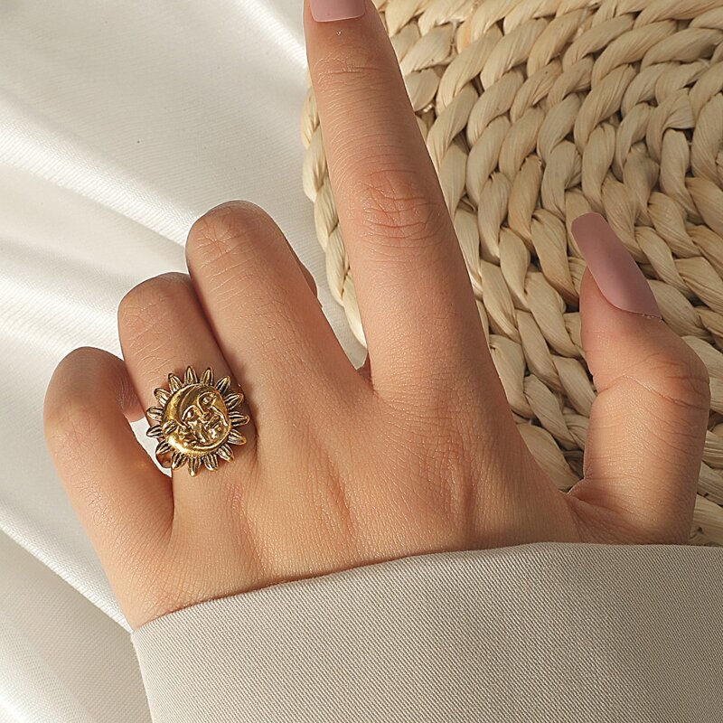 

1pc Sun & Moon Graphic Ring, Gold