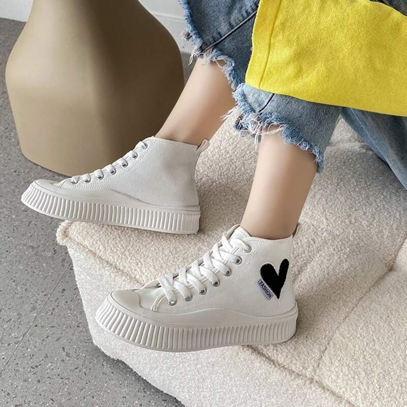 

Heart Design High-Top Canvas Shoes, White