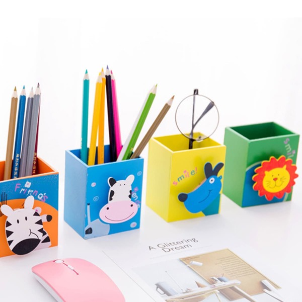 

1pc Random Cartoon Wooden Pen Holder, Multicolor