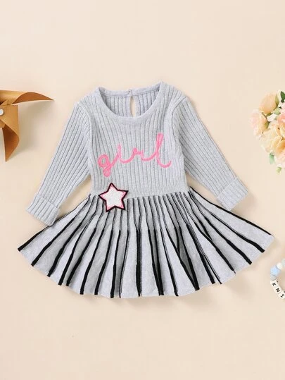 女嬰字母刺繡星星貼布細節後鎖孔毛衣洋裝