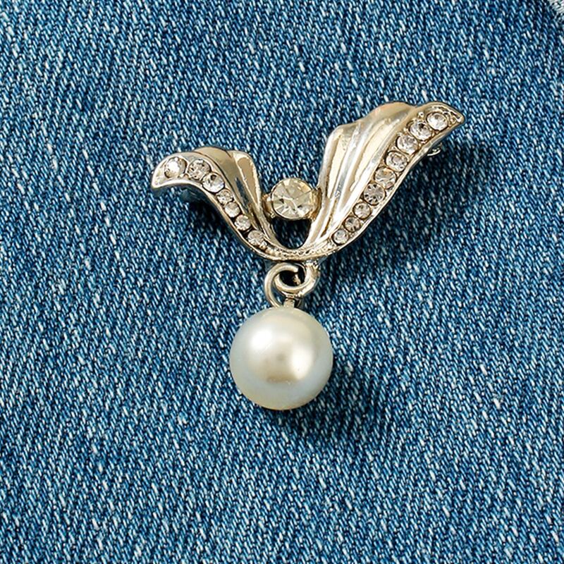 

Faux Pearl Decor Brooch, Silver