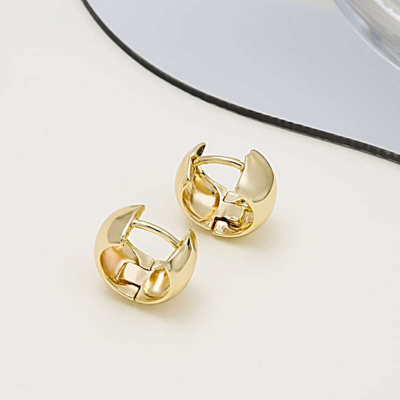 

Minimalist Hoop Earrings, Gold