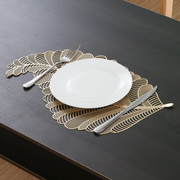 

1pc Leaf Shaped Placemat, Gold