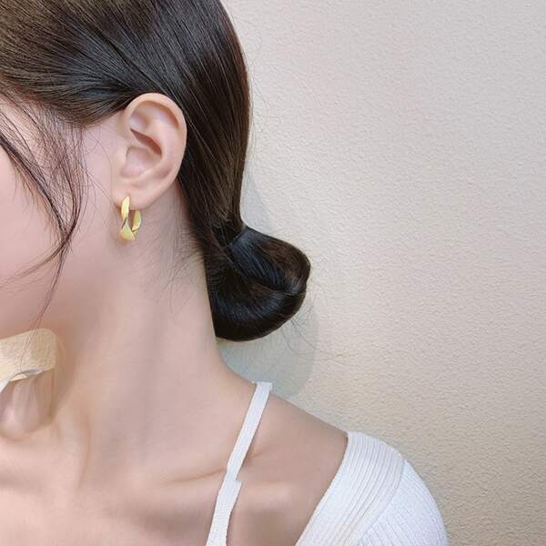 

Distorted Alloy Earrings, Yellow