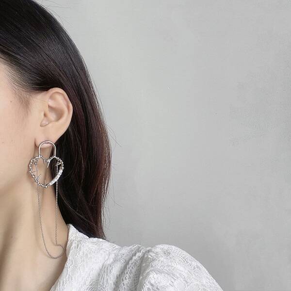 

Rhinestone Detail Heart Earrings, Silver
