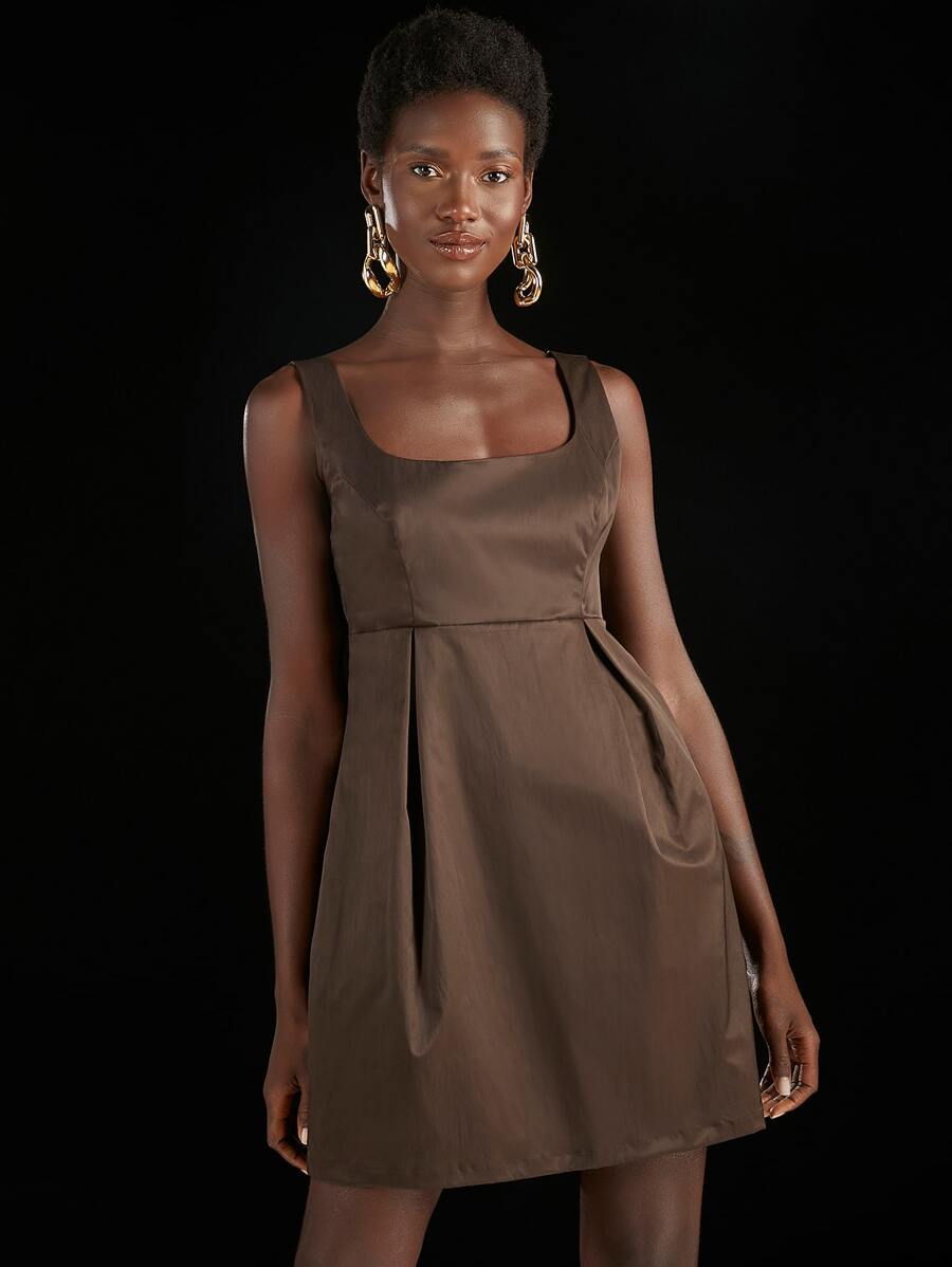 Penelope Ping 方領褶皺連衣裙 - 咖啡棕 - 查看 1