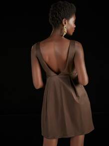 Penelope Ping 方領褶皺連衣裙 - 咖啡棕 - 查看 2