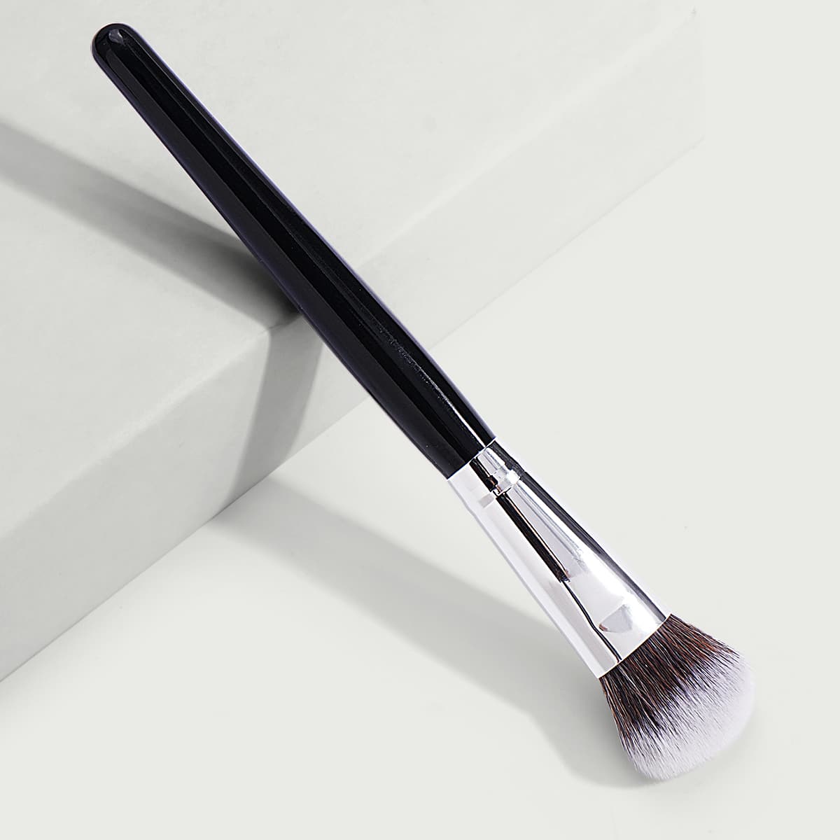 

1pc Foundation Brush, Black
