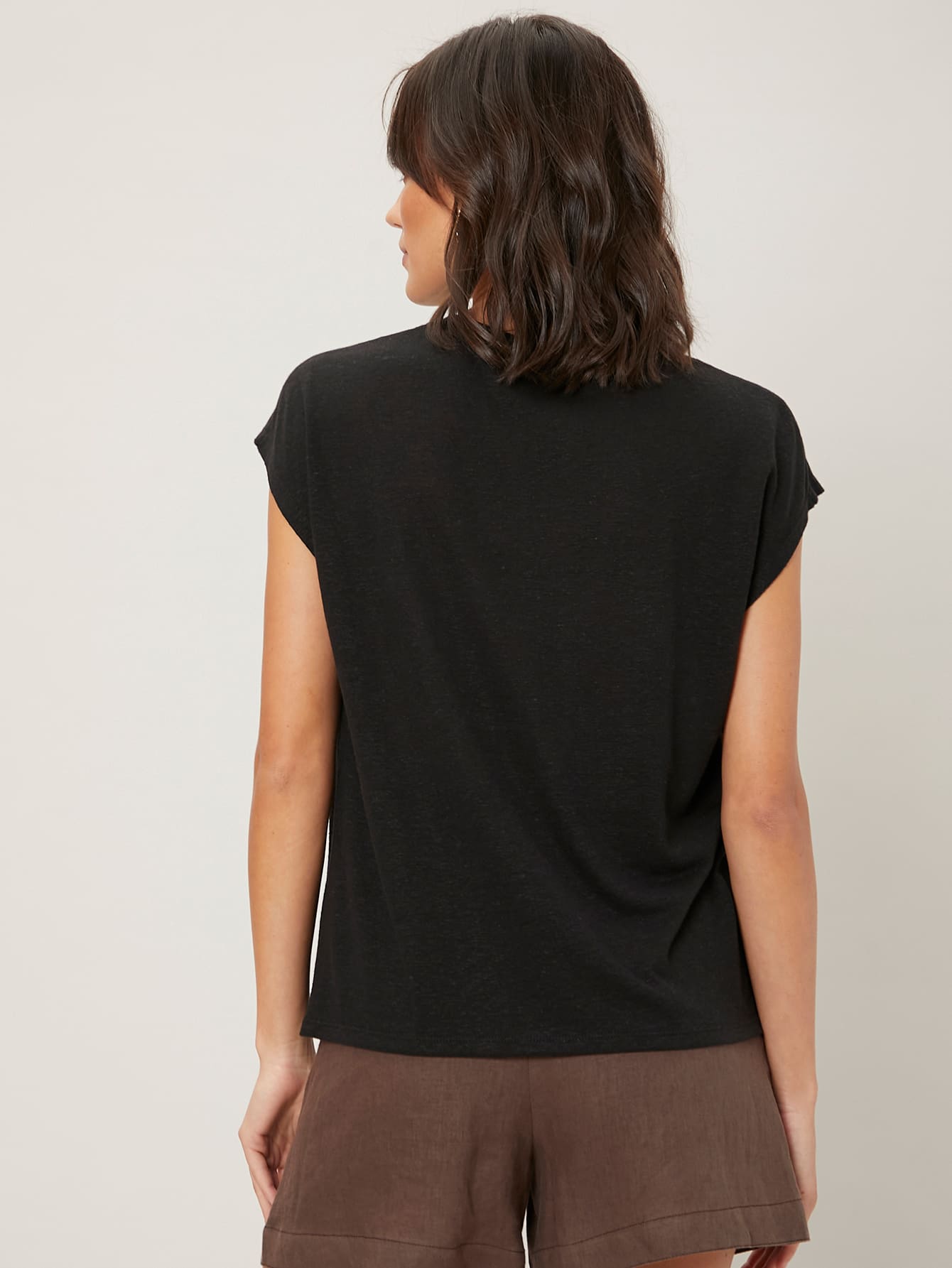 MOTF PREMIUM LINEN BATWING SLEEVE TOP - Black - View 2