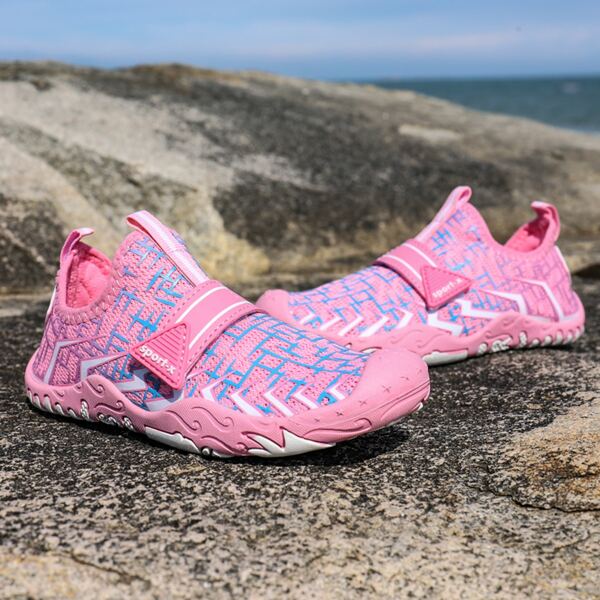 

Girls Letter Graphic Slip On Water Shoes, Pink