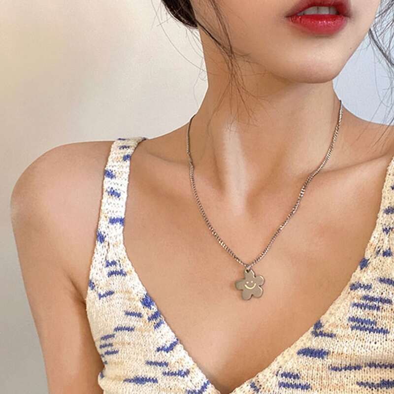 

Floral Design Chain Necklace, Silver