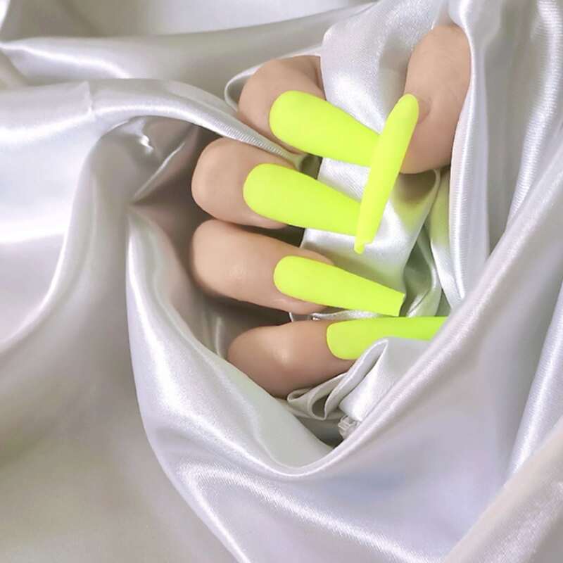 

24pcs Solid Fake Nail, Yellow