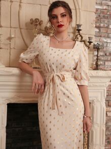 Modelyn 金色點點圖案方領繫腰帶洋裝 - 杏色 - 查看 3