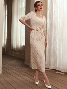 Modelyn 金色點點圖案方領繫腰帶洋裝 - 杏色 - 查看 4