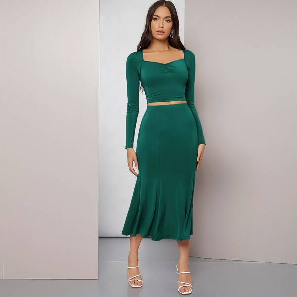 

Sweetheart Neck Crop Tee & Mermaid Hem Skirt Set, Green