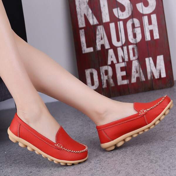 

Minimalist Slip On Loafers, Burgundy
