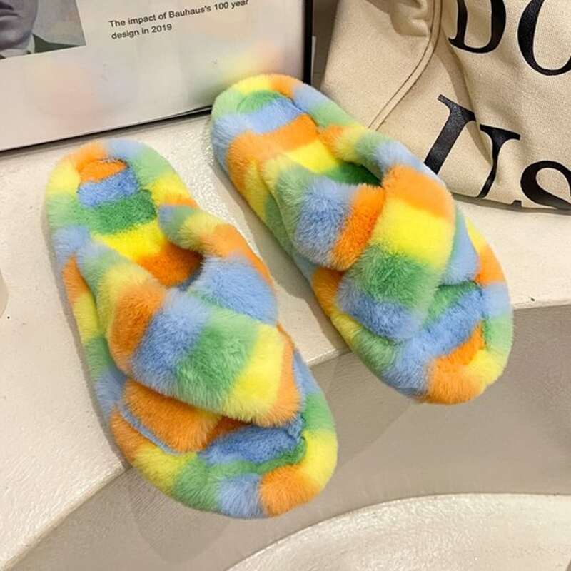 

Criss Cross Fluffy Slippers, Multicolor