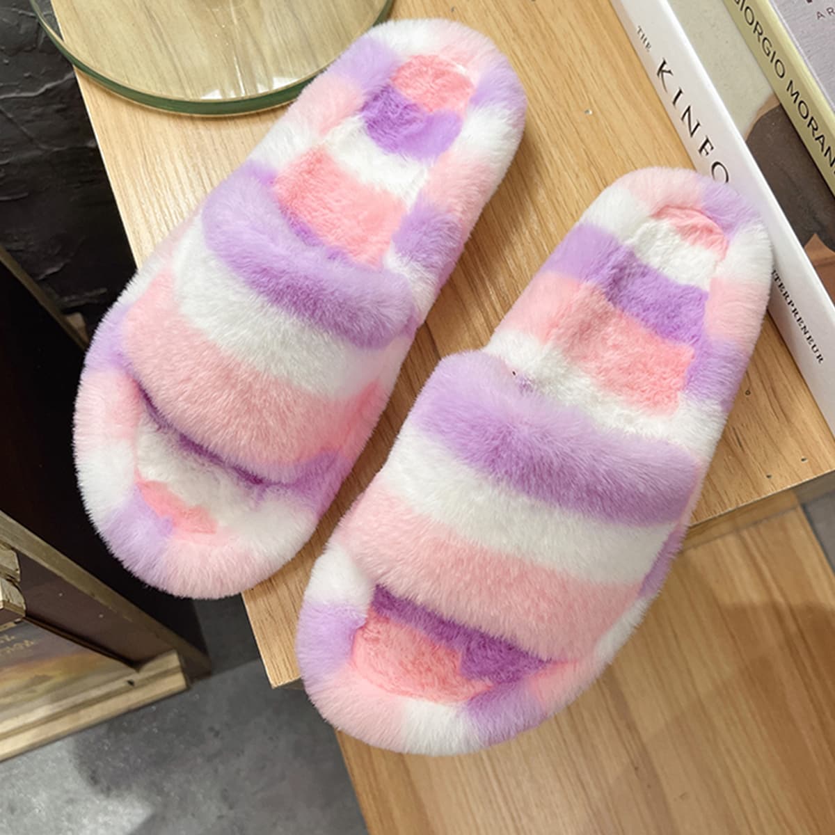 

Colorblock Fluffy Slippers, Multicolor