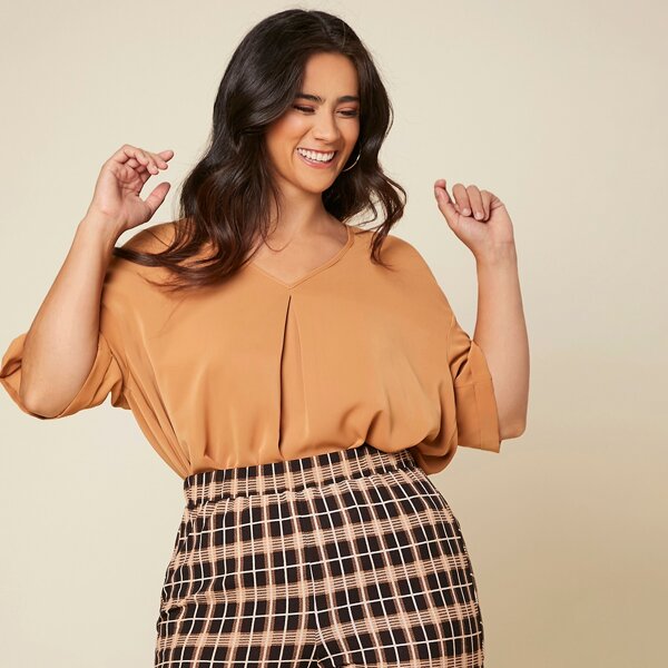 

Plus V-neck Drop Shoulder Top, Khaki