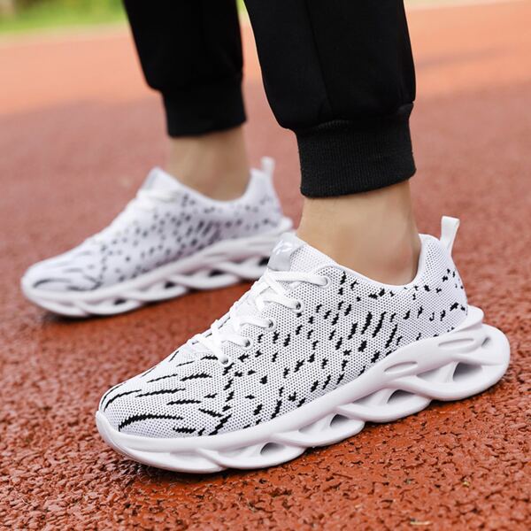 

Men Graphic Lace Up Front Breathable Chunky Sneakers, White