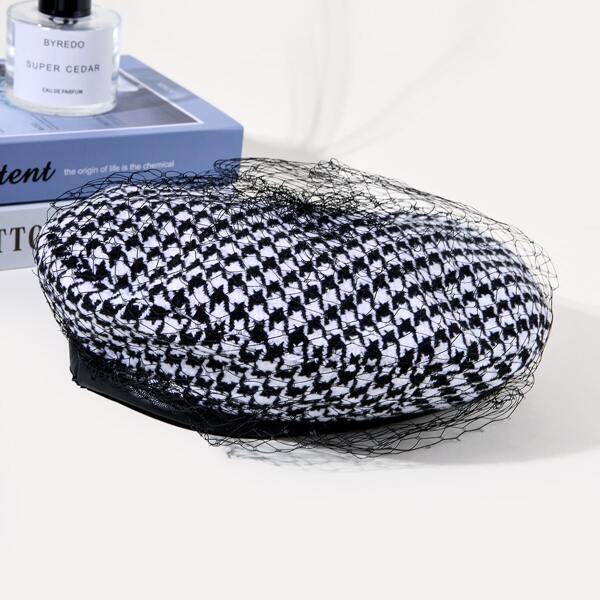 

Houndstooth Print Beret, Black and white