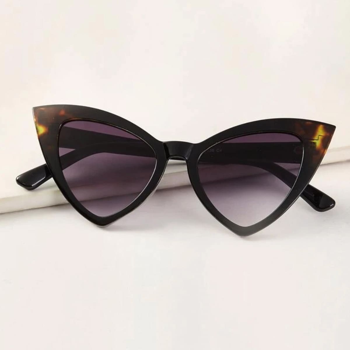 

Cat Eye Frame Sunglasses