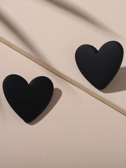 أقراط على شكل قلب زوج من الأقراط المزخرفة على شكل قلب