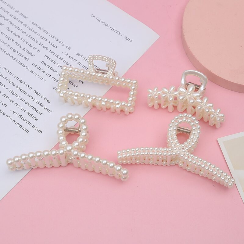

3pcs Random Faux Pearl Hair Claw, White