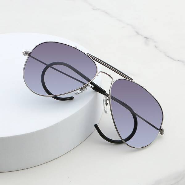 

Metal Frame Aviator Sunglasses