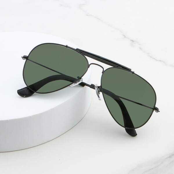 

Metal Frame Aviator Sunglasses