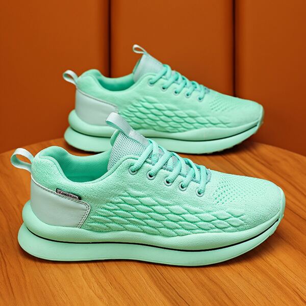 

Men Minimalist Lace Up Front Sneakers, Green