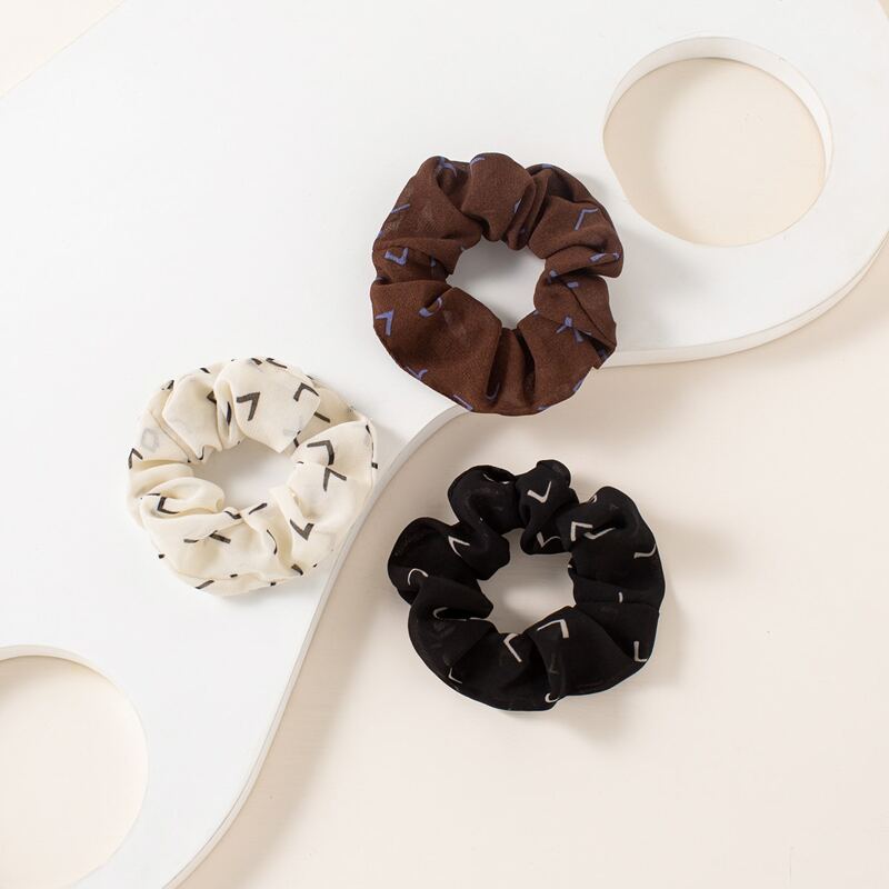 

3pcs Letter Graphic Scrunchies, Multicolor