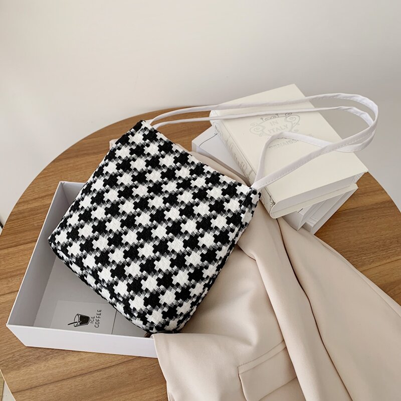 

Colorblock Tote Bag, Black and white
