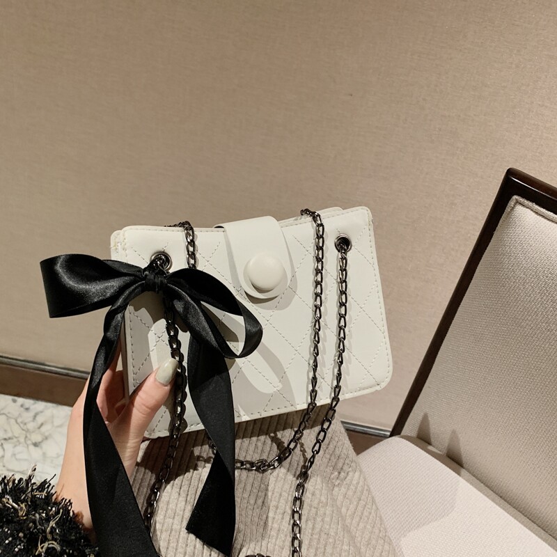

Twilly Scarf Decor Chain Bag, White