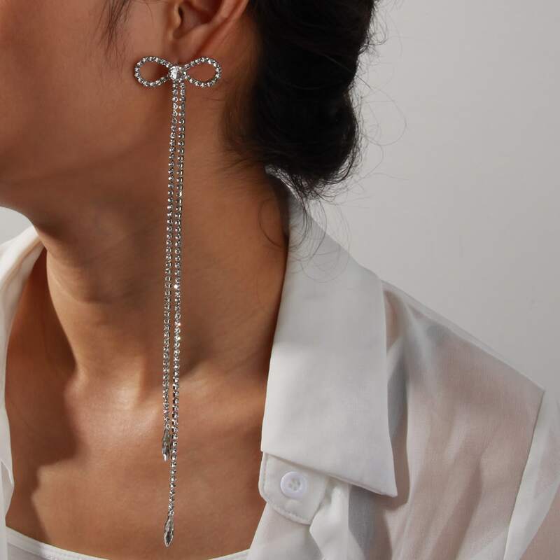 

Rhinestone Decor Bow Design Earrings, Silver