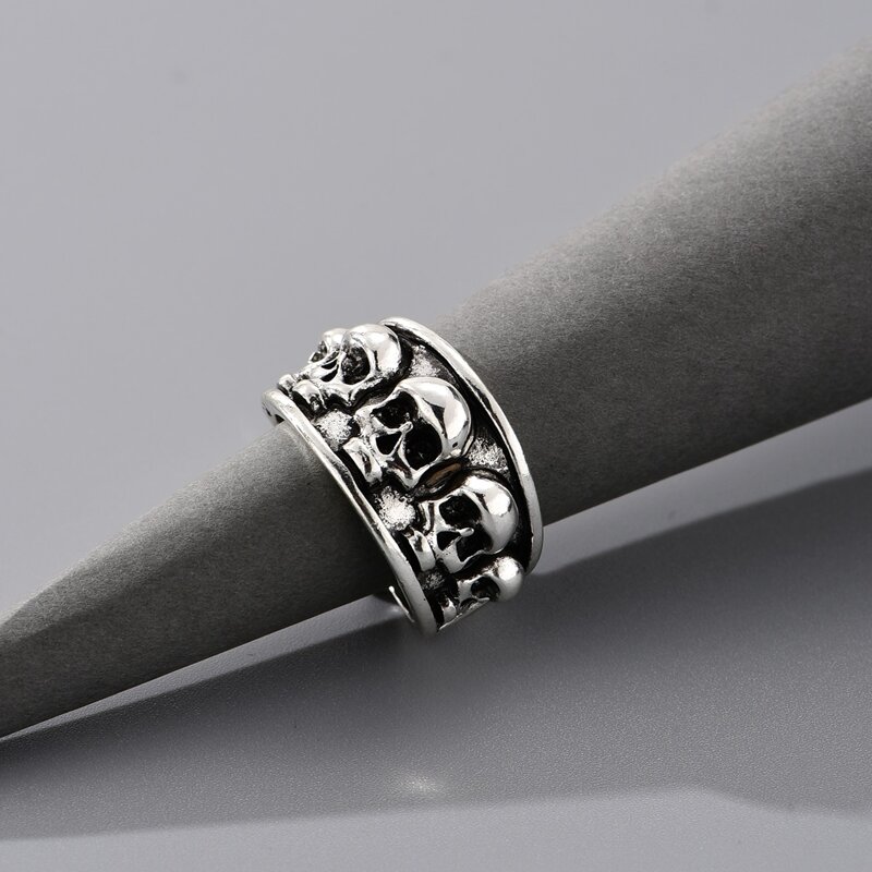 

Guys Skull Design Ring, Antique silver