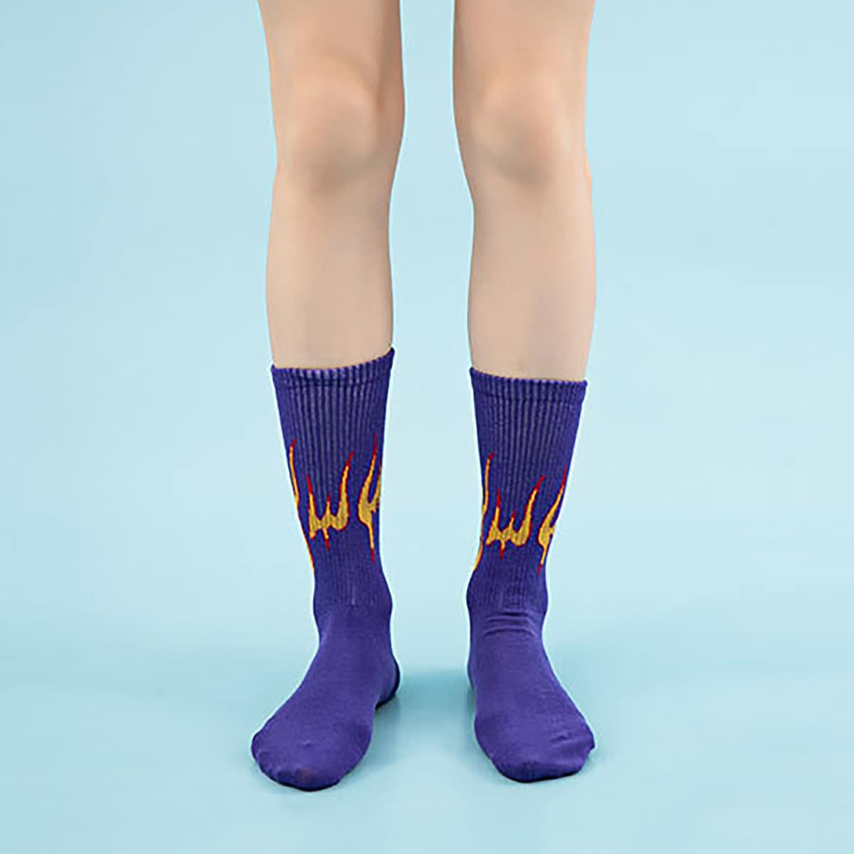

1pair Flame Graphic Crew Socks, Purple