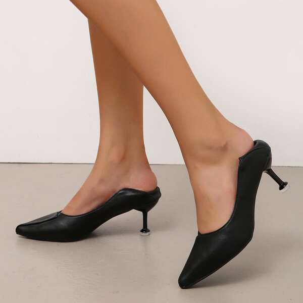 

Minimalist Pyramid Heel Court Pumps, Black