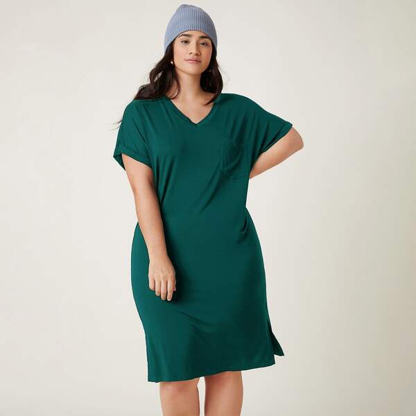 

Plus V-neck Patch Pocket Cuffed Sleeve Tee Dress, Dark green